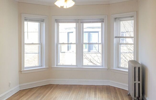 1 bed, 1 bath, 545 sqft, $1,950, Unit 3914-3E