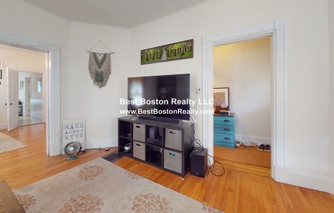 118 WAVERLY ST