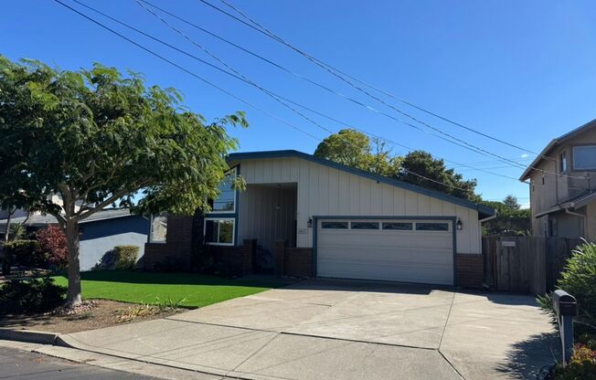 Beautifully Updated 3-Bedroom Home – First Time on the Rental Market!