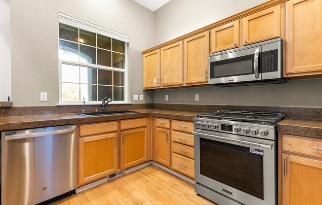 2 beds, 3 baths, 1,484 sqft, $2,495