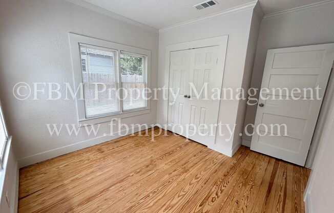 2 beds, 1 bath, $1,600