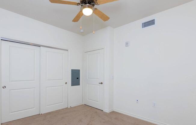 1 bed, 1 bath, 758 sqft, $1,041