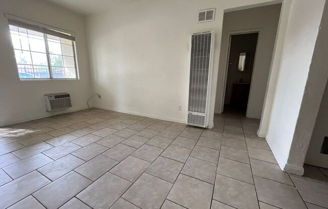 10th St. - 26098