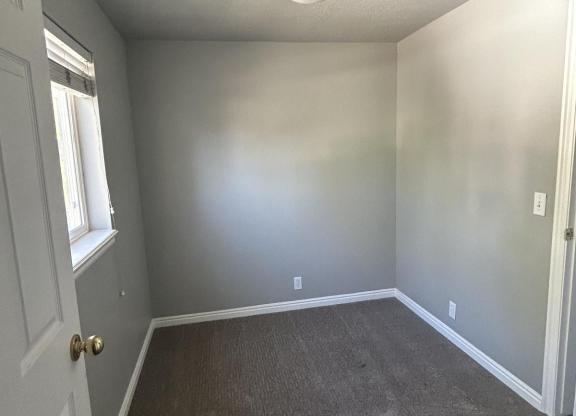 2 beds, 1 bath, $1,250