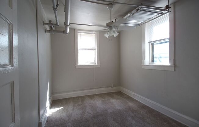 2 beds, 1 bath, 665 sqft, $1,200, Unit 3059 N Maryland Ave S, Milwaukee, WI 53211