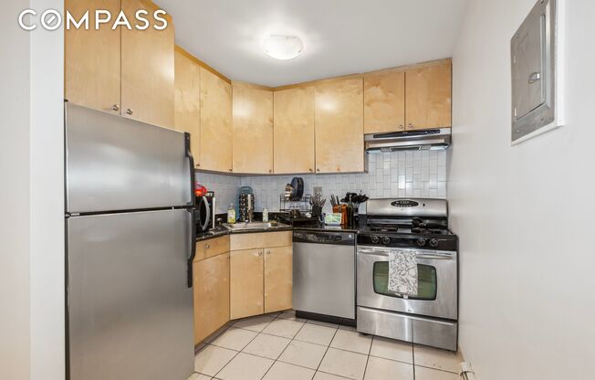 1 bed, 1 bath, $2,995, Unit 2F