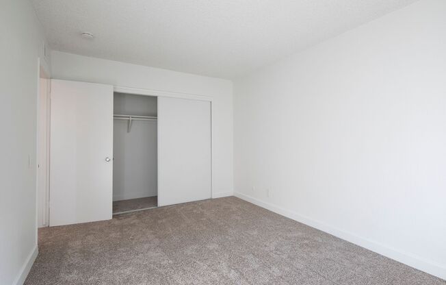 2 beds, 1 bath, 950 sqft, $2,375, Unit 36
