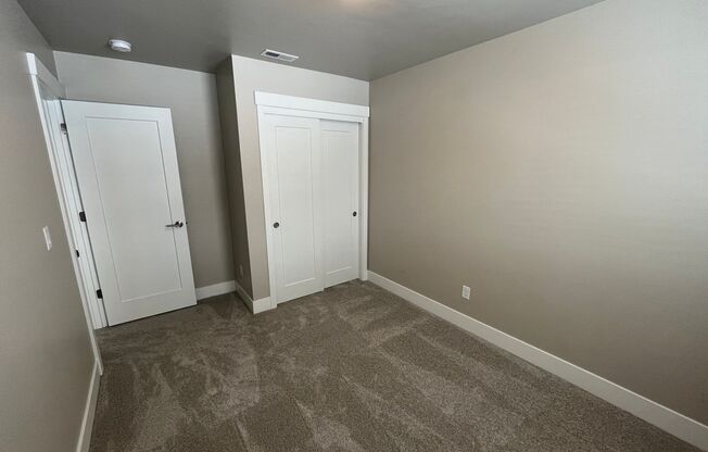 3 beds, 2.5 baths, $2,395, Unit 2