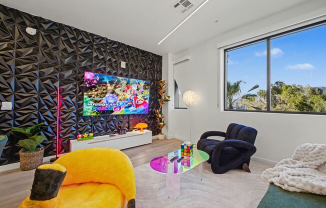 1 bed, 1 bath, 663 sqft, $1,705, Unit 505