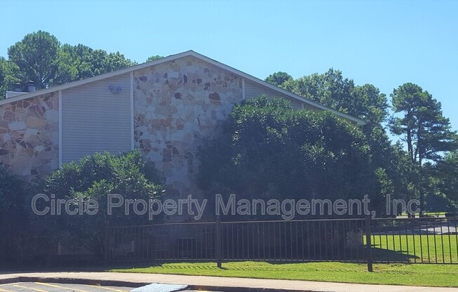 3930 Pulaski Pike, Leasing Office