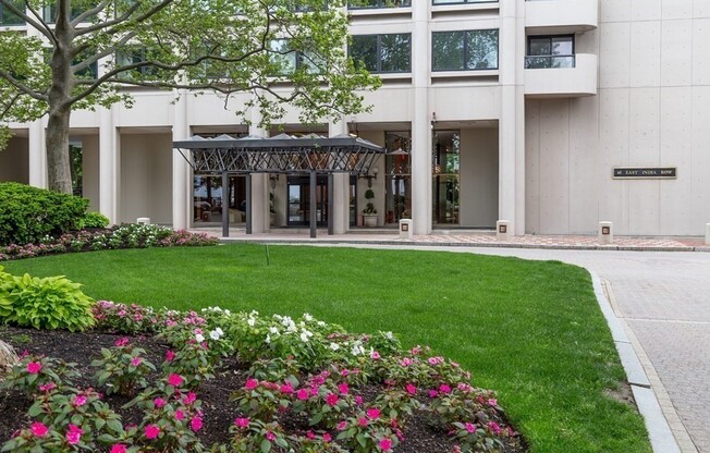 1 bed, 1 bath, 872 sqft, $3,200, Unit 30H