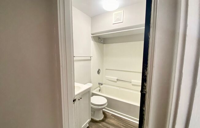 3 beds, 1 bath, 1,000 sqft, $1,500, Unit Unit 1