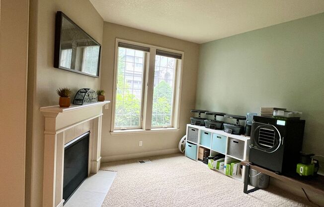 Gorgeous 6 BD* 3 BA* Single Family Home Located In Charming Arbor Meadows In Portland! **Minutes From Lake Oswego