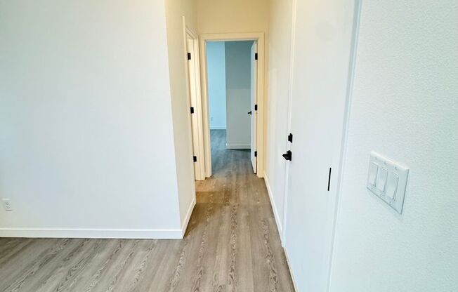 1 bed, 1 bath, 420 sqft, $1,525, Unit 15