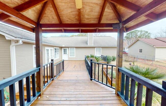 3 beds, 2 baths, 2,043 sqft, $1,700