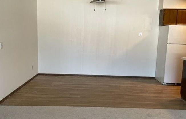 1 bed, 1 bath, 775 sqft, $1,199, Unit 2727-105