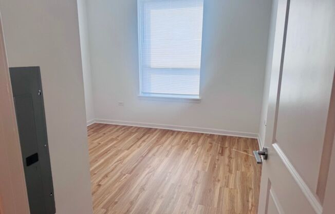 2 beds, 2 baths, 1,010 sqft, $2,660, Unit 4800 157th Street - 419