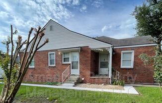 901 S ERIE AVE