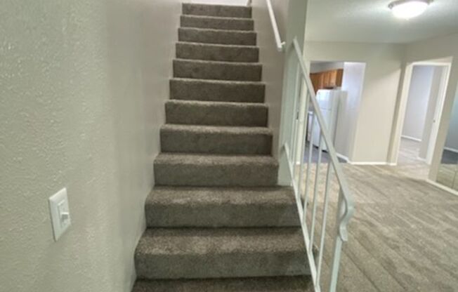2 beds, 1 bath, 1,105 sqft, $875, Unit 2703-304