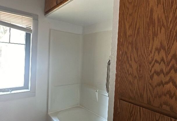 3 beds, 1 bath, $1,350