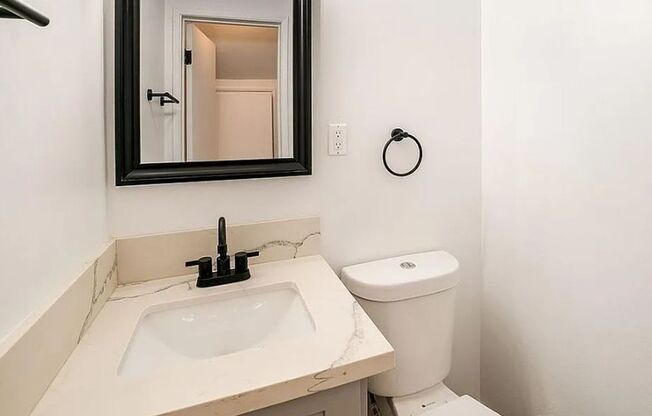 2 Level Townhouse with Onsite Laundry!