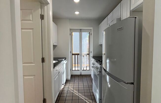 2 beds, 1 bath, $2,250, Unit #2