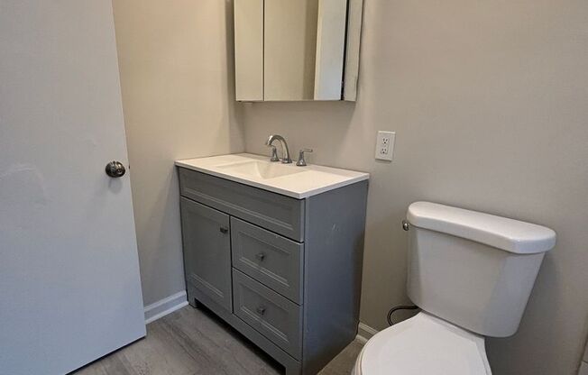 1 bed, 1 bath, 614 sqft, $900, Unit 2