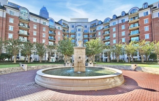 300 W 5th Street