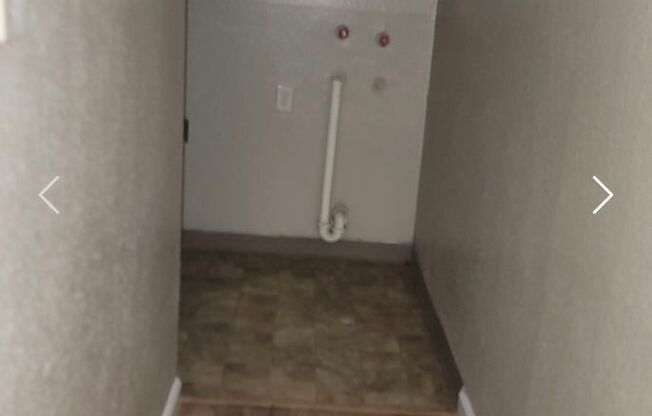 2 beds, 1 bath, 850 sqft, $1,395, Unit 2311-2