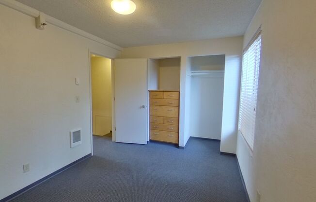 2 beds, 1 bath, $1,625, Unit 8