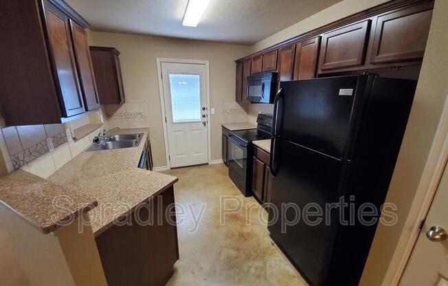 3 beds, 2 baths, 1,250 sqft, $1,395