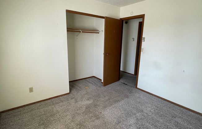 3 beds, 1 bath, $1,350