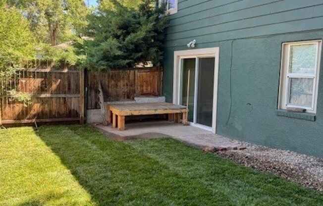 Updated 2 bedroom apartment in central Fort Collins