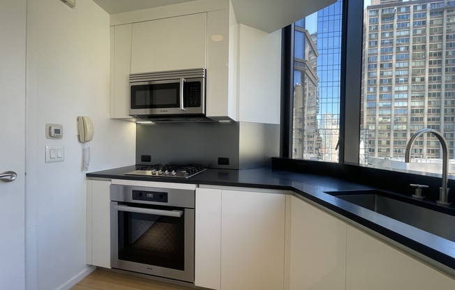 1 bed, 1.5 baths, 1,147 sqft, $7,000, Unit 14D