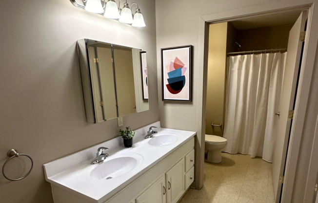 1 bed, 1 bath, $725, Unit Apt. 301 A - Male Co-Living SHARED APT