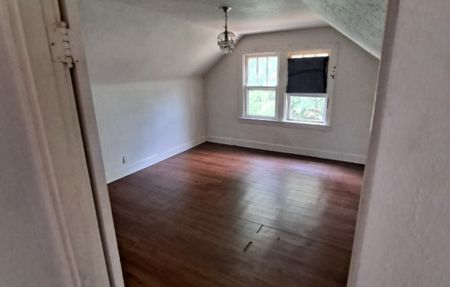 4937 RALPH AVE