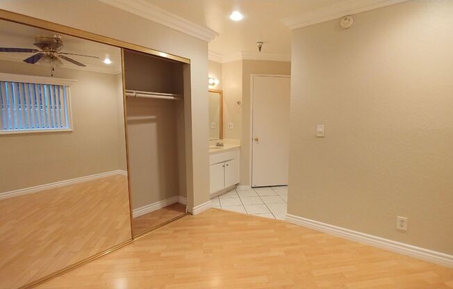 2 beds, 2 baths, 930 sqft, $2,550, Unit 208