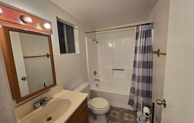 Amazing Studio Only Minutes from J st Marina
