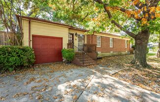 2 beds, 1 bath, $2,895