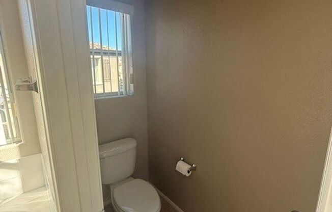 3 beds, 2.5 baths, $2,300