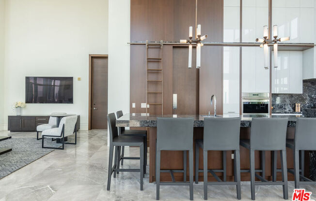 6 beds, 9.5 baths, 19,313 sqft, $80,000, Unit PH