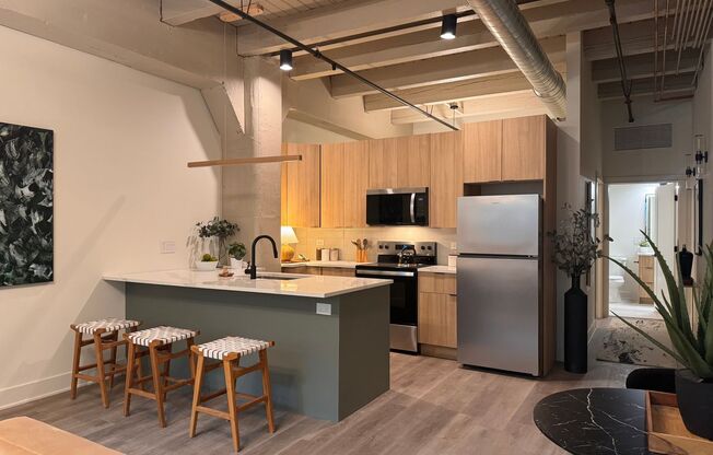 2 beds, 2 baths, 1,094 sqft, $3,699, Unit 606