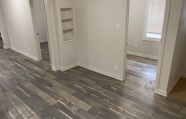 I70/BRIGHTON BLVD, EYLRIA-SWANSEA, 2 BED, NEW FLOOR/PAINT/TILE/STORAGE/FENCE, COVERED PORCH! UPDATED KITCHEN AND BATH!