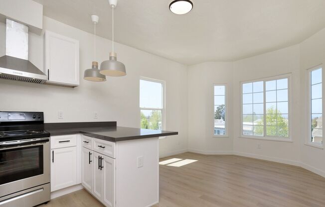 2 beds, 1 bath, 650 sqft, $2,795, Unit 201