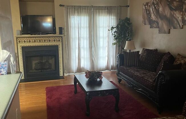 Updated 3 BEDROOM, 2.5 BATHROOM, TOWN HOME ON CUL-DE-SAC