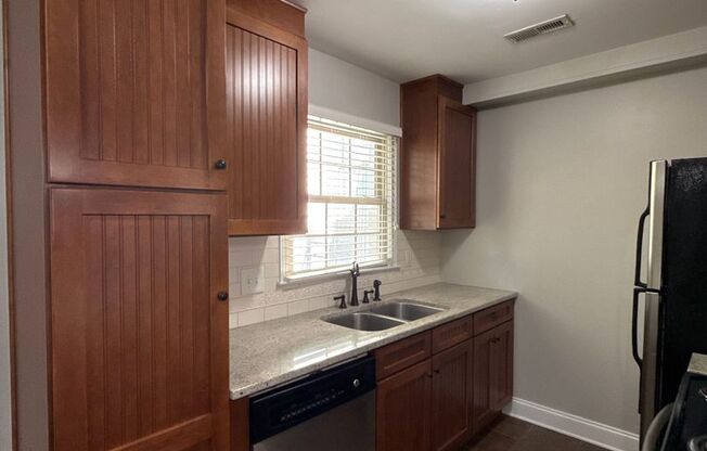 3 beds, 2 baths, $1,895, Unit UNIT D