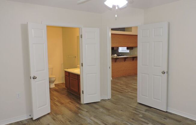 2 beds, 2 baths, $1,400