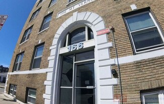 1 bed, 1 bath, 500 sqft, $2,100, Unit b1