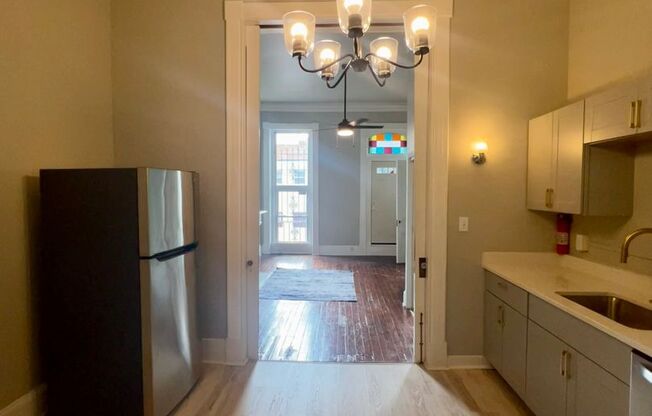 Charming 1 Bedroom Apartment Located in Station North