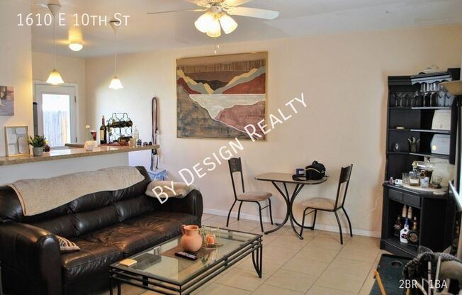 Updated 2 Bedroom 1 Bath - Quick Walk/Bike to UofA